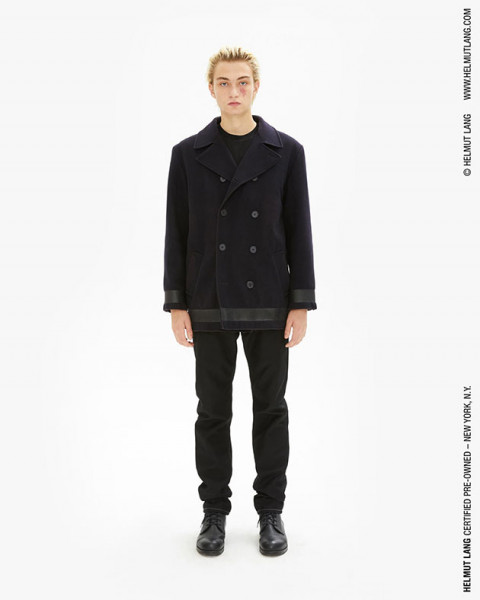 Essa jaqueta também é da coleção de outono-inverno 1997/98 (US$ 745, aproximadamente R$ 2.980) 010219-helmut-lang1