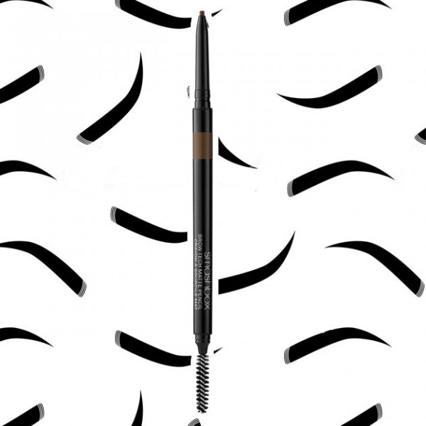O Brow Tech Matte da Smashbox é bem fininho, perfeito pra desenhar pelos e corrigir pequenas coisas! Ah, e ele tem uma fórmula megapigmentada que promete dar cobertura total. Compre aqui por R$ 129 070319-consumo-sobrancelha-5
