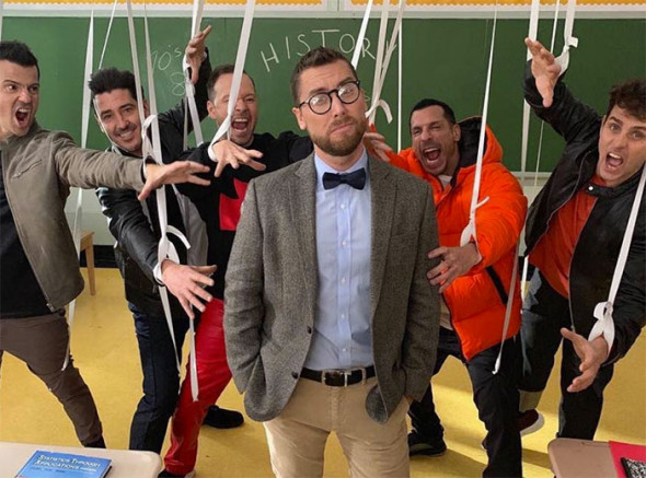 Pois o New Kids voltou e faz uma homenagem à boy bands na sua volta com a música 20319-new-kids-on-the-block-2