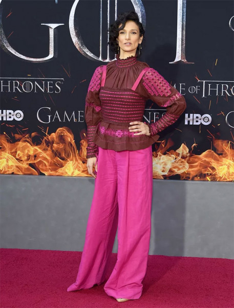 Blusa e calça pra Indira Varma, a Ellaria Sand 40419-game-of-thrones-indira-varma