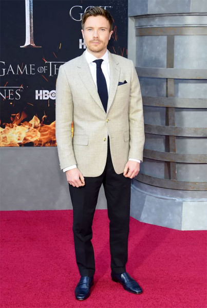 Joe Dempsie de Paul Smith 40419-game-of-thrones-joe-dempsie