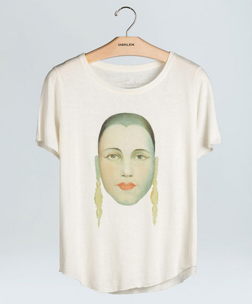 Camiseta com o autorretrato da Tarsila (R$ 197) 40419-tarsila-osklen-03