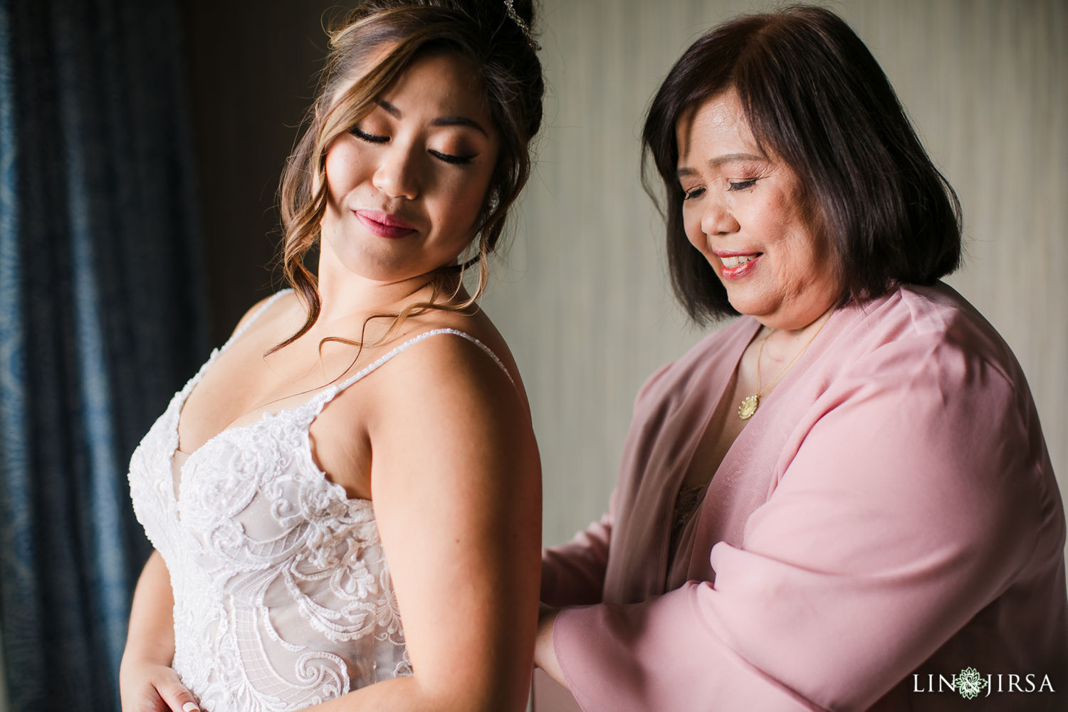 BRIDE PREP 05 Hotel Maya Long Beach Samantha and Kristoffer Micro Wedding 1