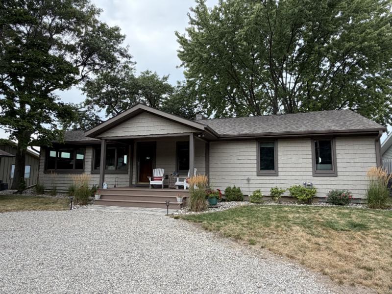 8538 Crescent Beach Rd