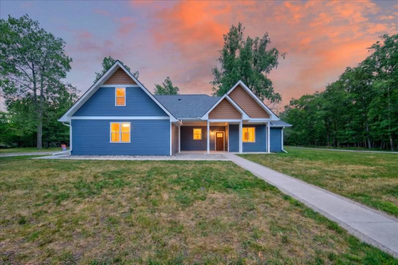 9790 N Island View
