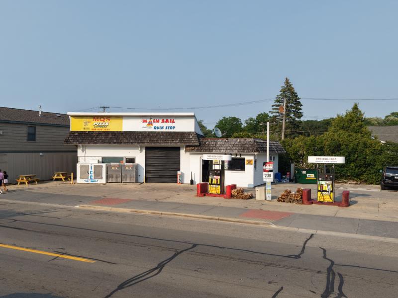 6631 Main St