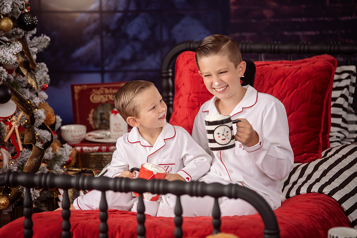 Christmas Sessions- Studio Indoors Set Nov 20th + Dec 5th | DSC_0688_r_storyteller20_fb.png