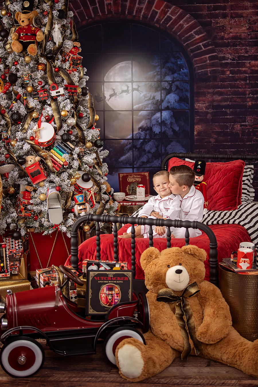 Christmas Sessions- Studio Indoors Set Nov 20th + Dec 5th | DSC_0620_r_storyteller20_fb.png