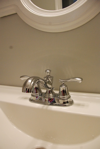 delta sentiment chrome faucet