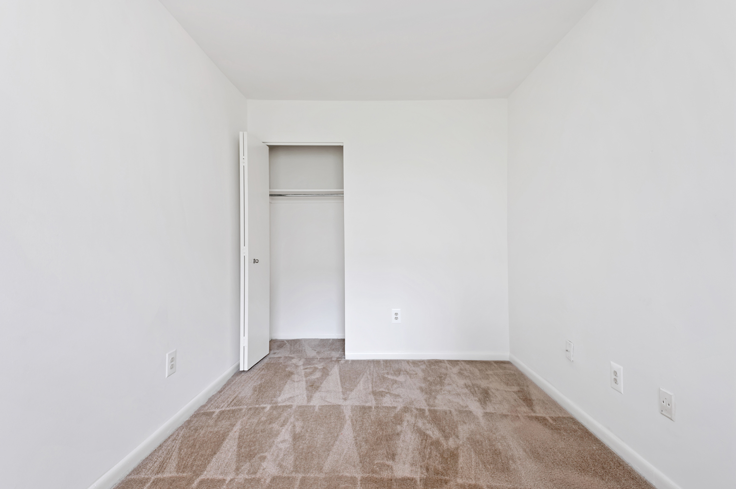 Photos of our Rockville, MD Apartments Lerner Oxford Square