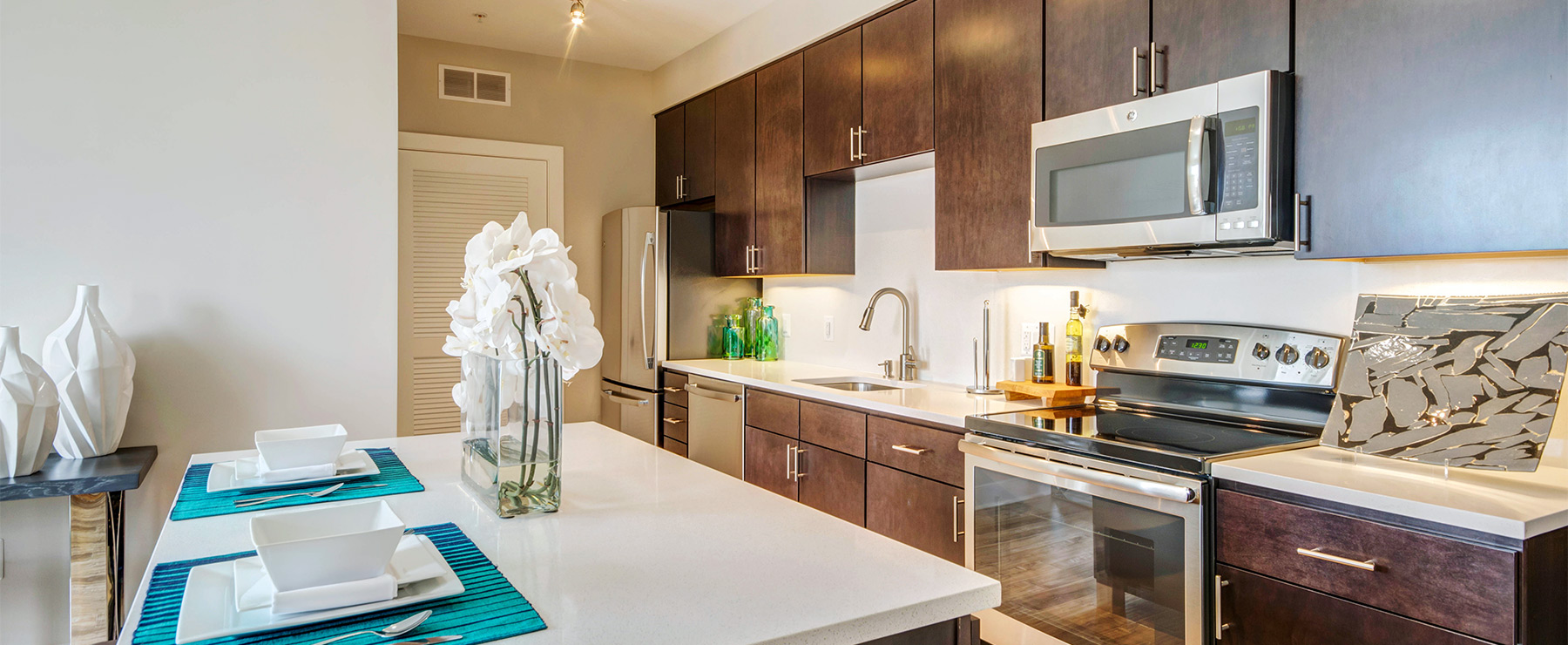 Luxury Apartments for Rent in Dulles, VA Lerner Windmill Parc