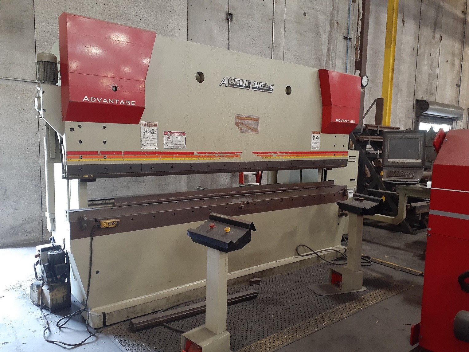 For Sale 250 Ton x 144" ACCURPRESS 725012 Advantage Hydraulic Brake