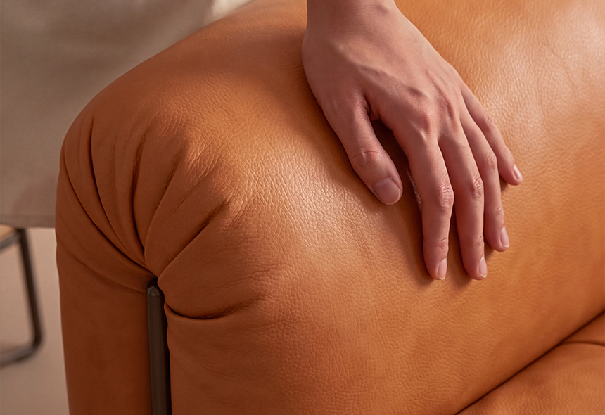 LOVESEAT DE CUERO ALTAMIRA