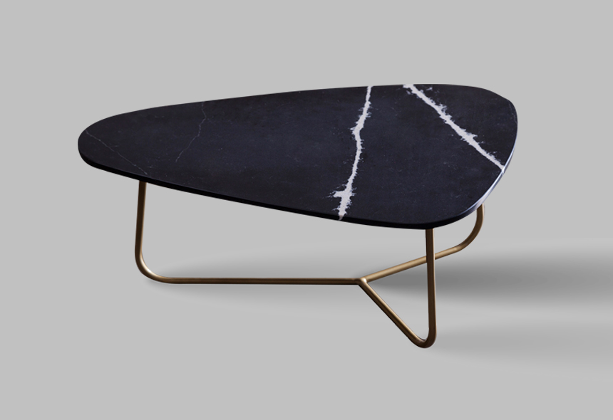 mesa auxiliar triángulo mármol