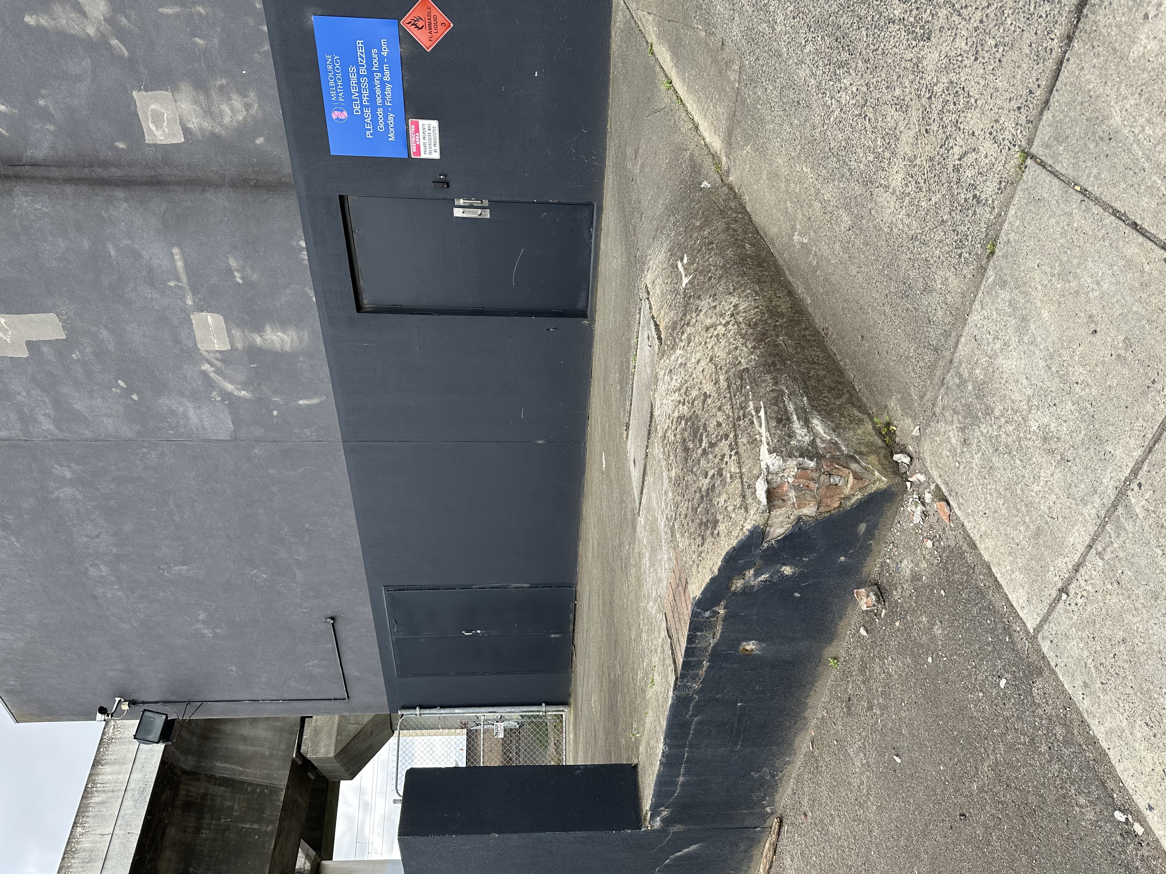 Curved Ledge Dropofd image