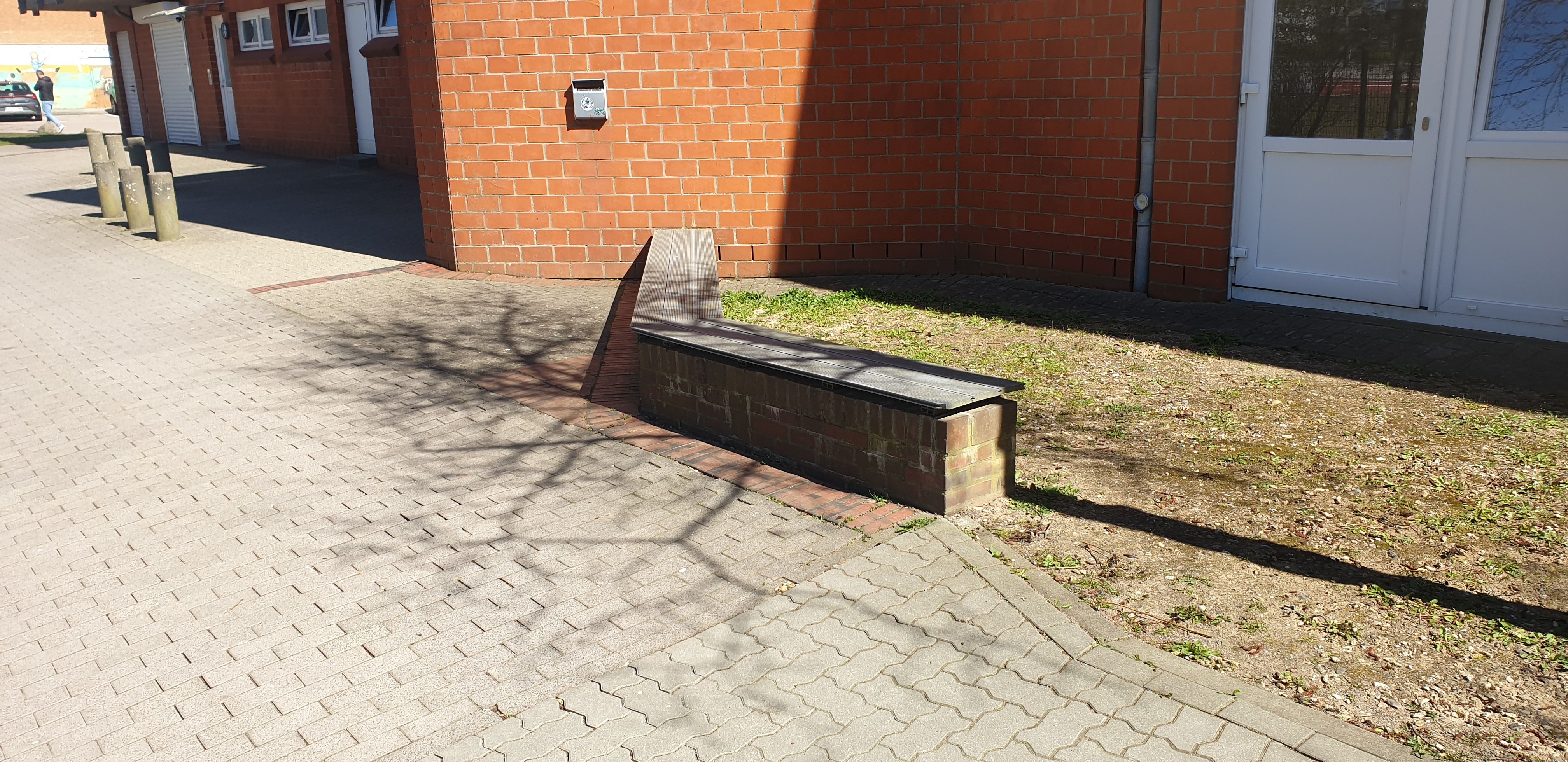 Bank mit Ecke image