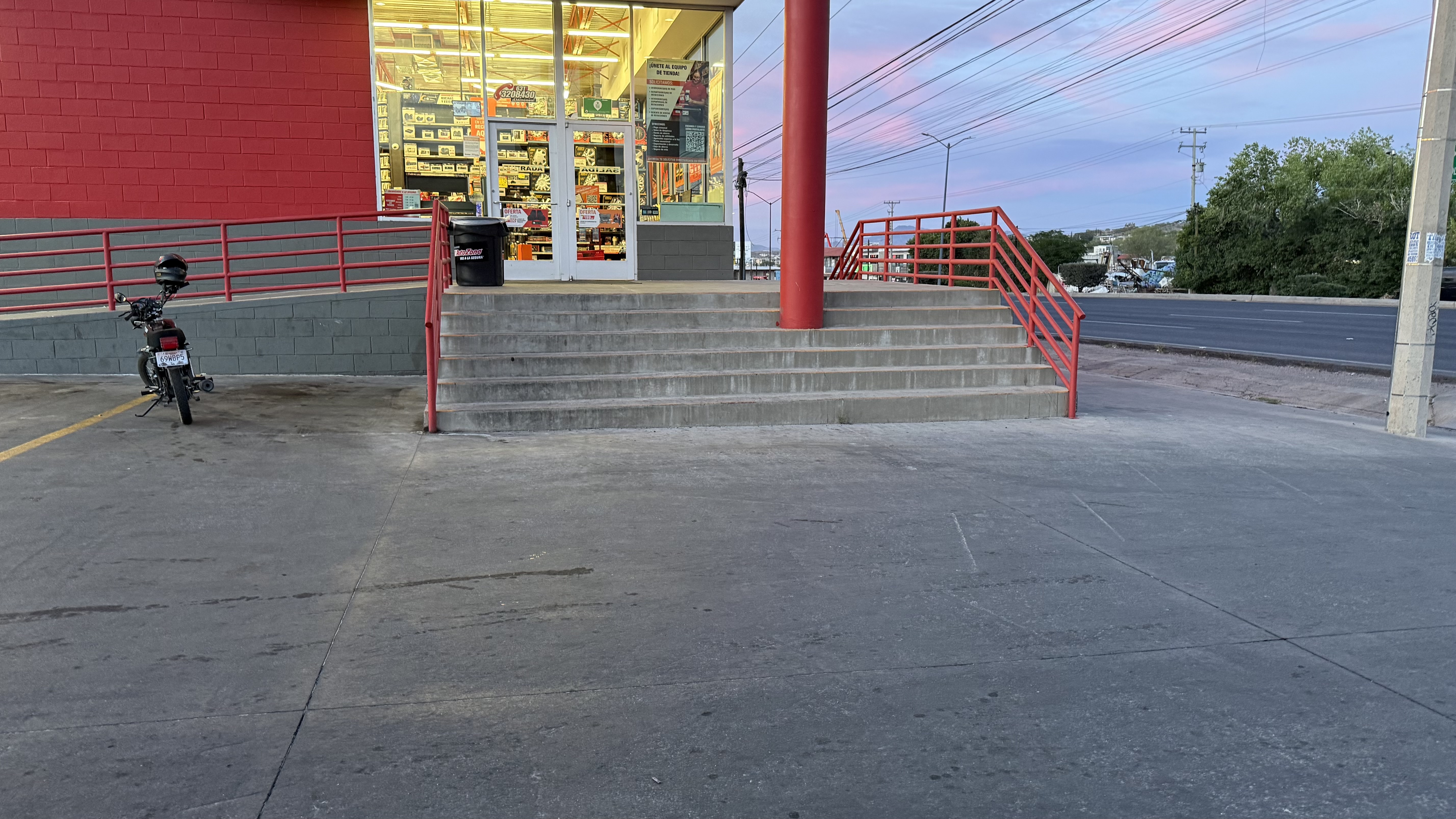 Autozone 6 and 7 stair image
