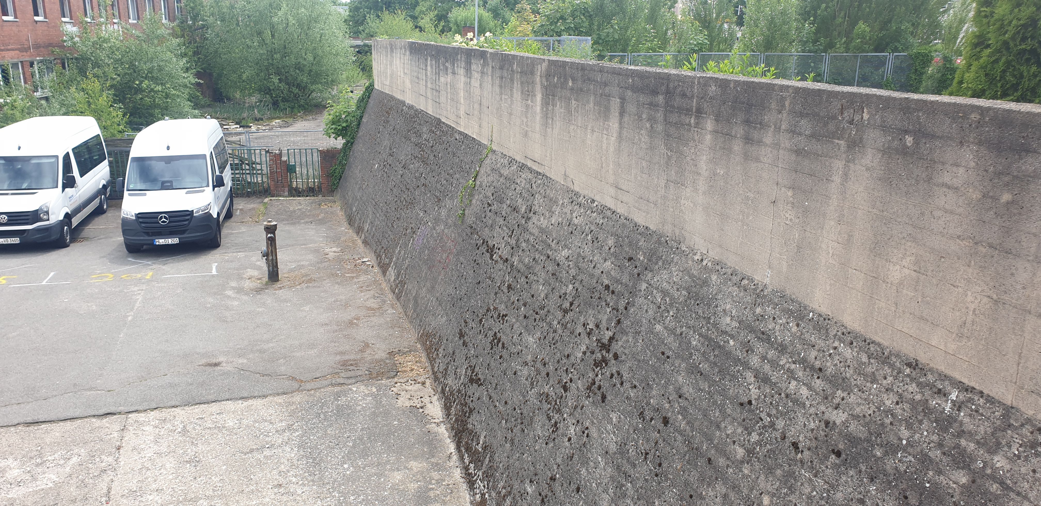 Servo wall image