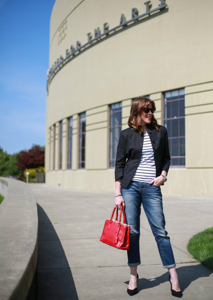 Boyfriend Jeans and Blazer, boyfriend jeans, shrunken blazer