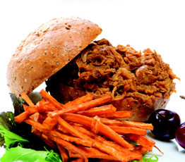 Pulled Pork Sandwhich with Molasses Barbecue Sauce