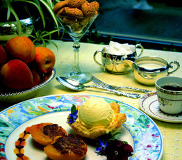 Amaretti Peaches