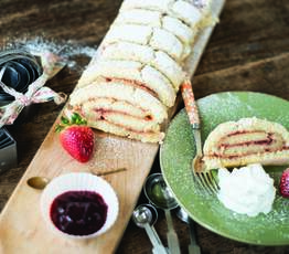 Old-Fashioned Jam Roll