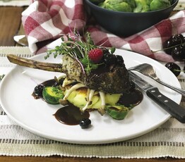 Roast Rack of Venison with Carmelized Shallots and Blueberries
