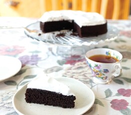 Hershey's Disappearing Cake