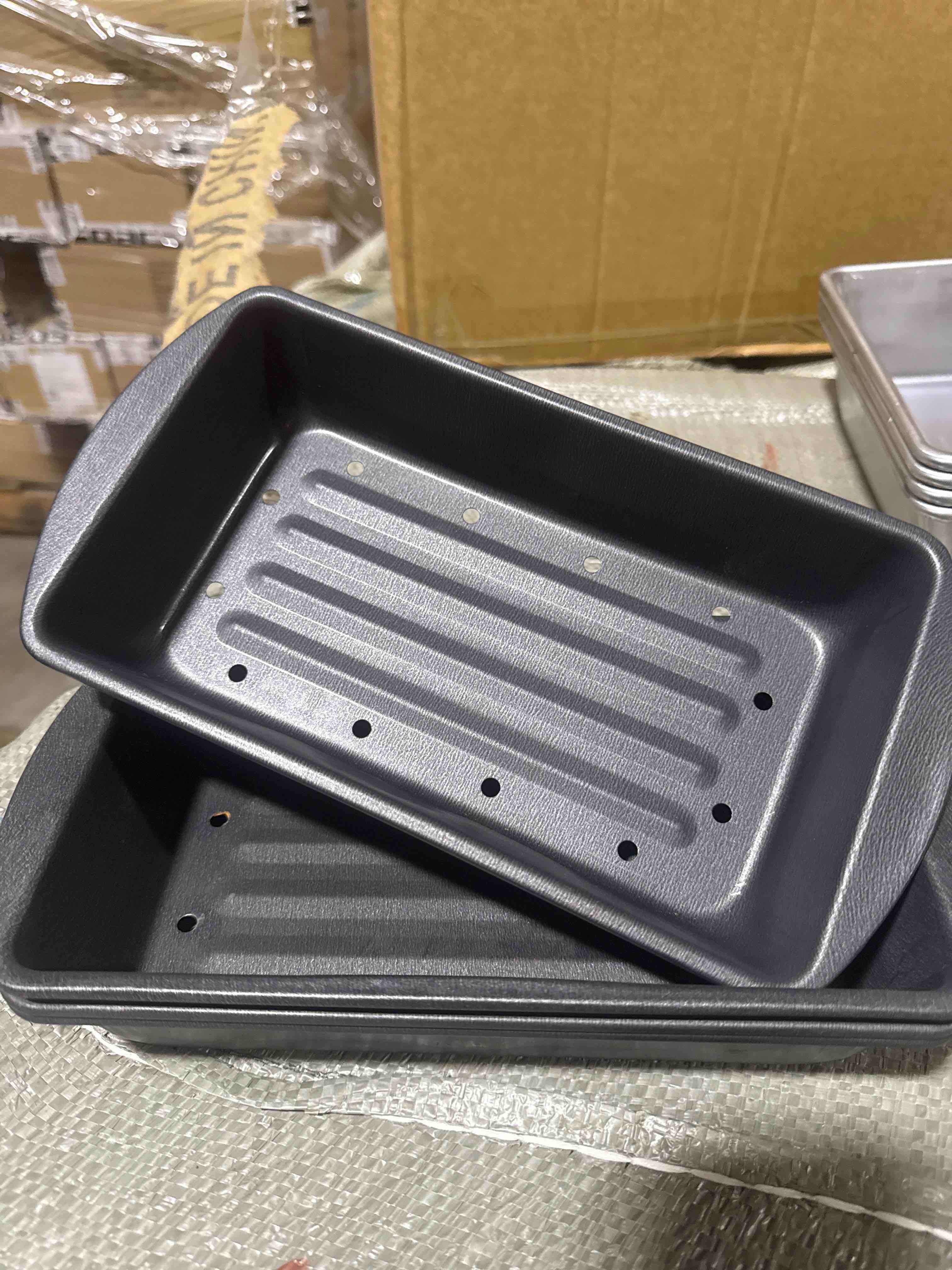 Condition photo showing New/Like New for 4 pack nonstick loaf pan set | heavy-duty bakewarel