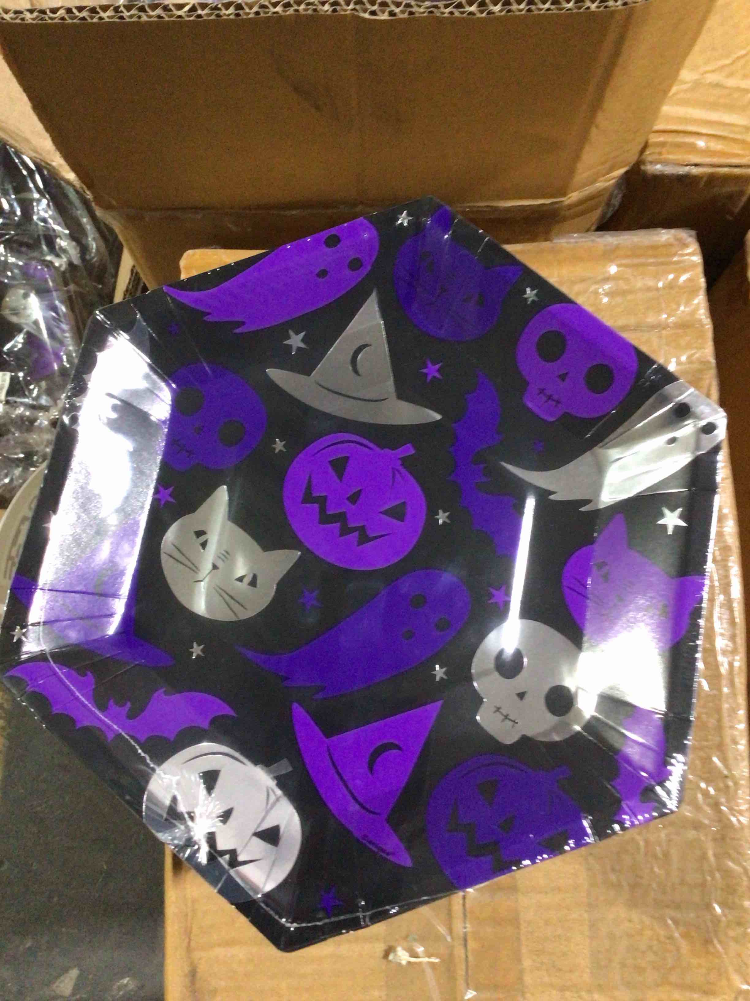 Case of 72 eight count 9 1/4 inch paper plates