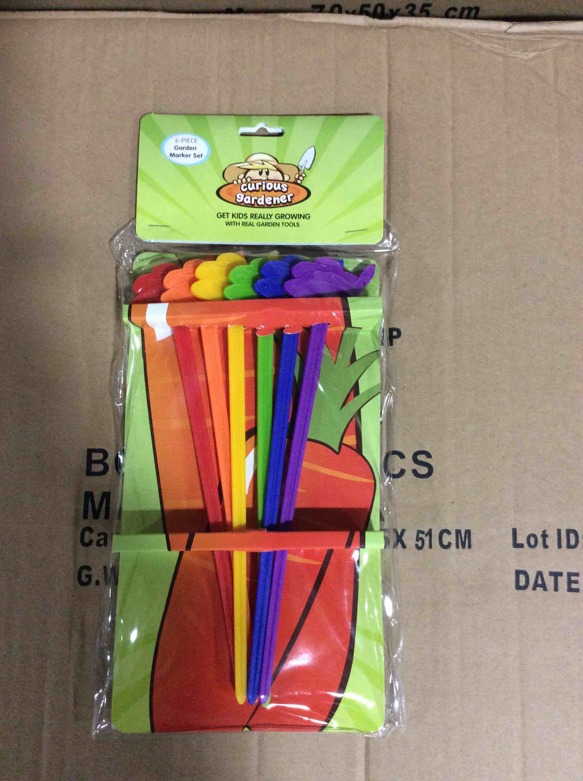 Condition photo showing Brand New for curious gardener lightweight design garden marker set. 