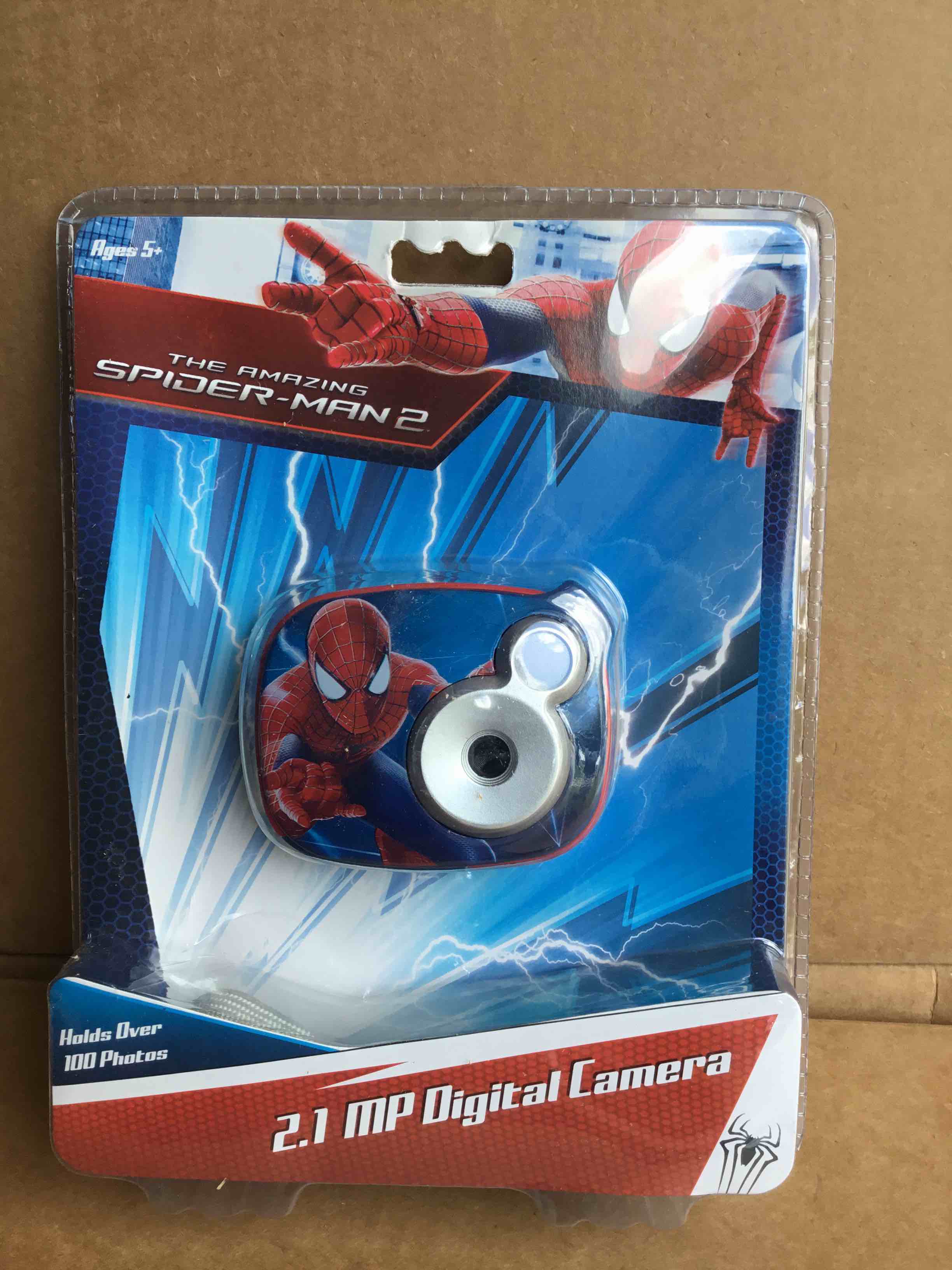 Marvel's Spiderman Snap n' Share Digital Camera with 1.5-Inch LCD Screen, Red (98646)