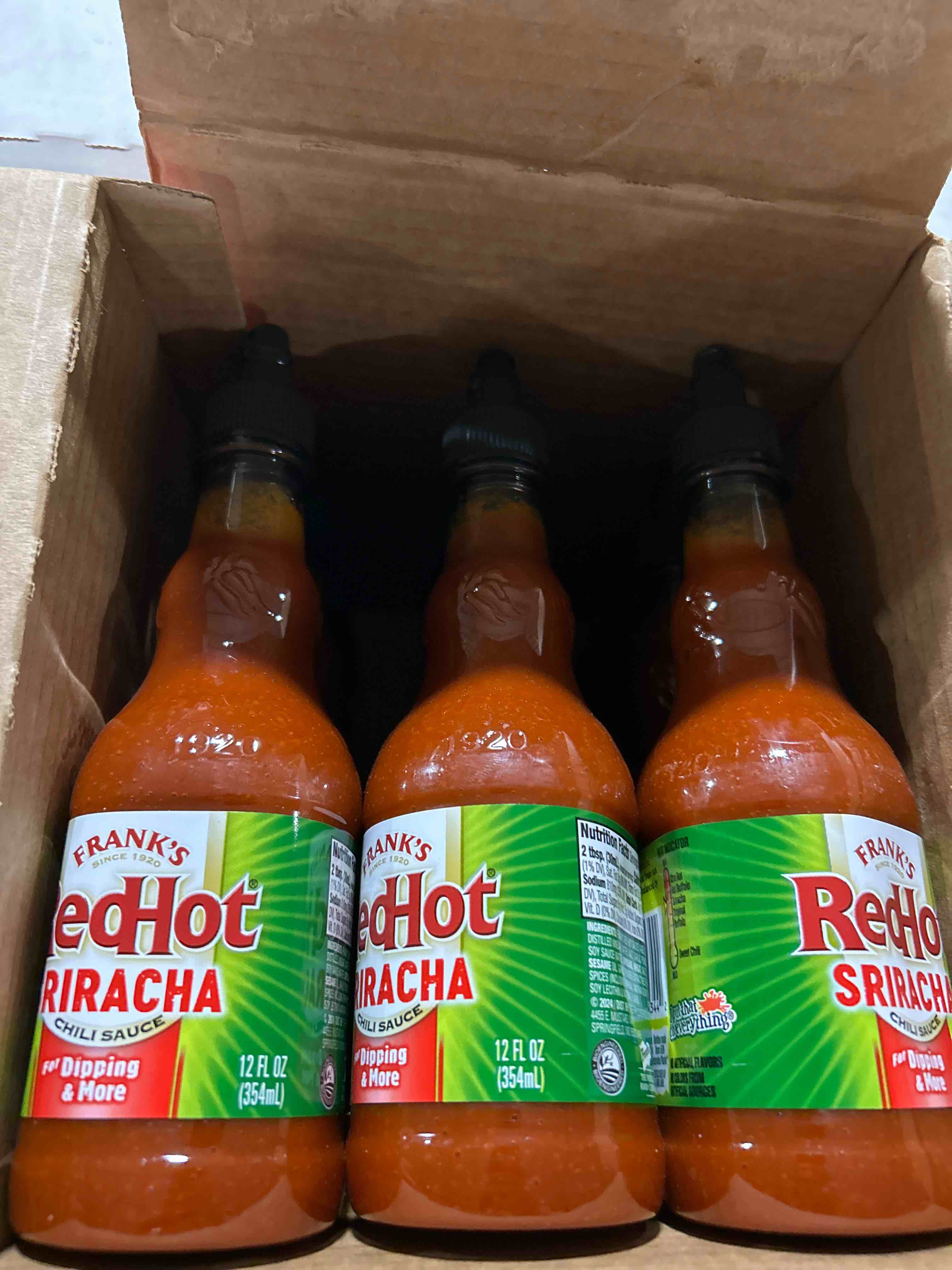 case of 12 Frank's RedHot Sriracha Chili Sauce, 12 fl oz bb nov 2025