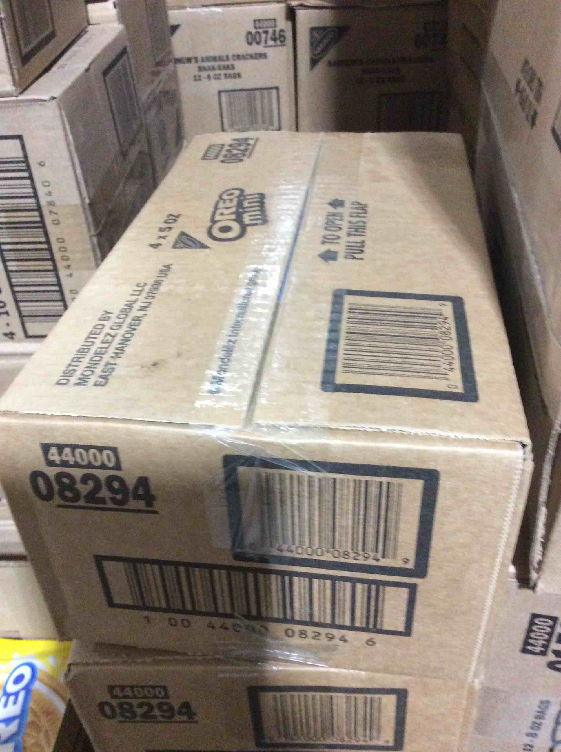 Condition photo showing New/Like New for 20x1oz packs oreo minis chocolate sandwich cookies original - bb mar 26
