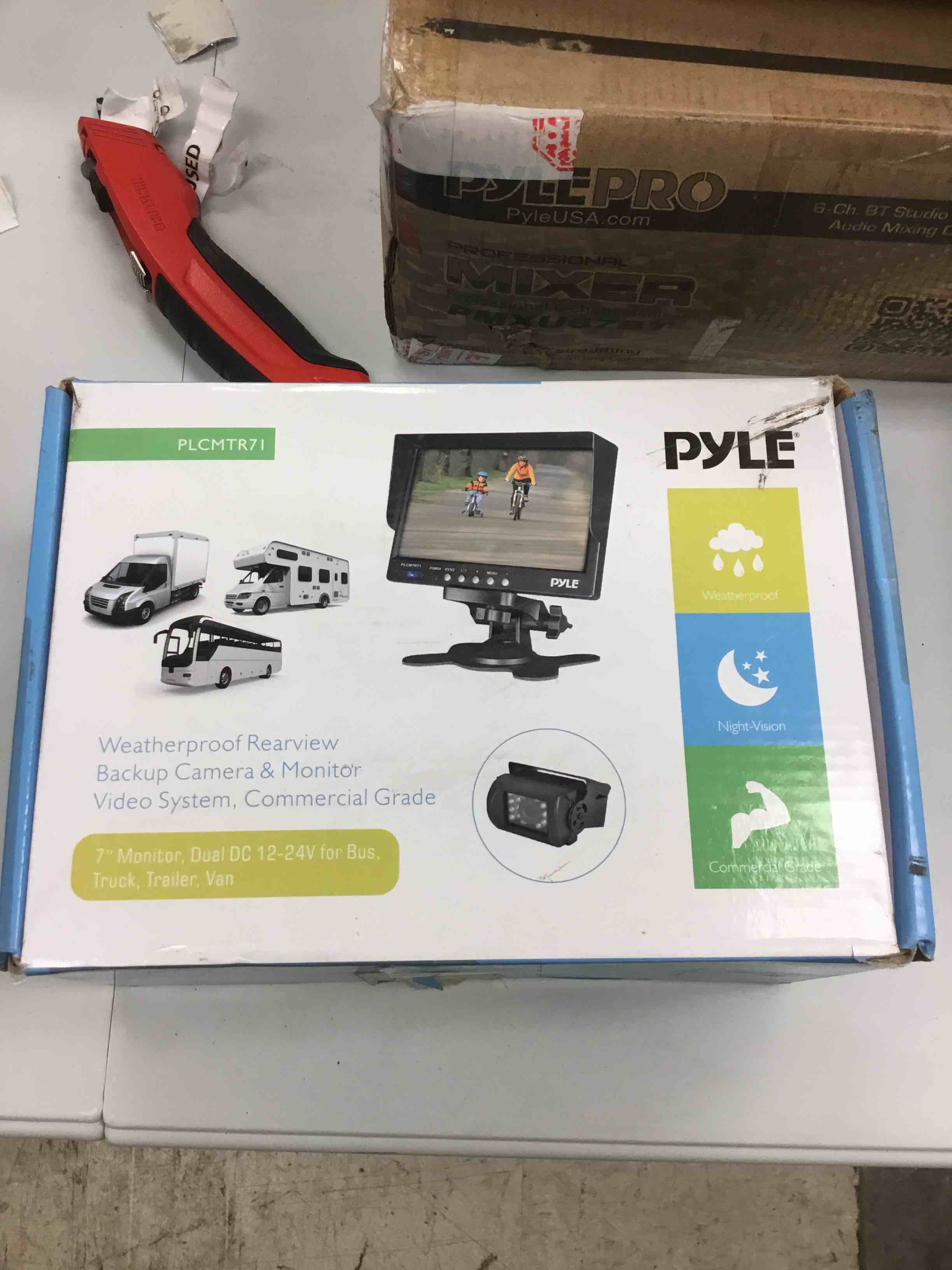 https://s3.amazonaws.com/lotting-images-prod/068888750516_1687201220959.jpeg