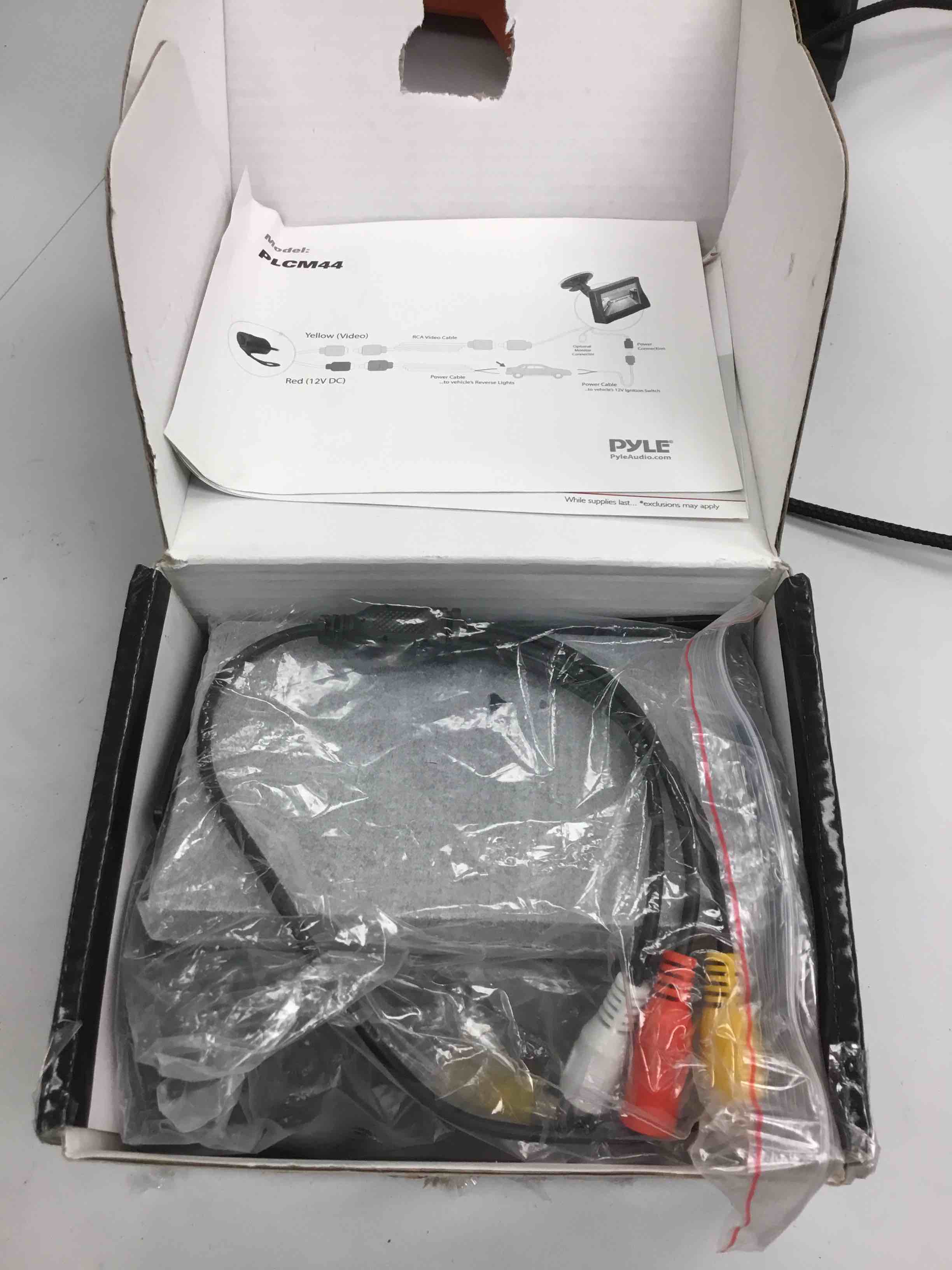 PYLE PLCM44 - Rear view camera with monitor