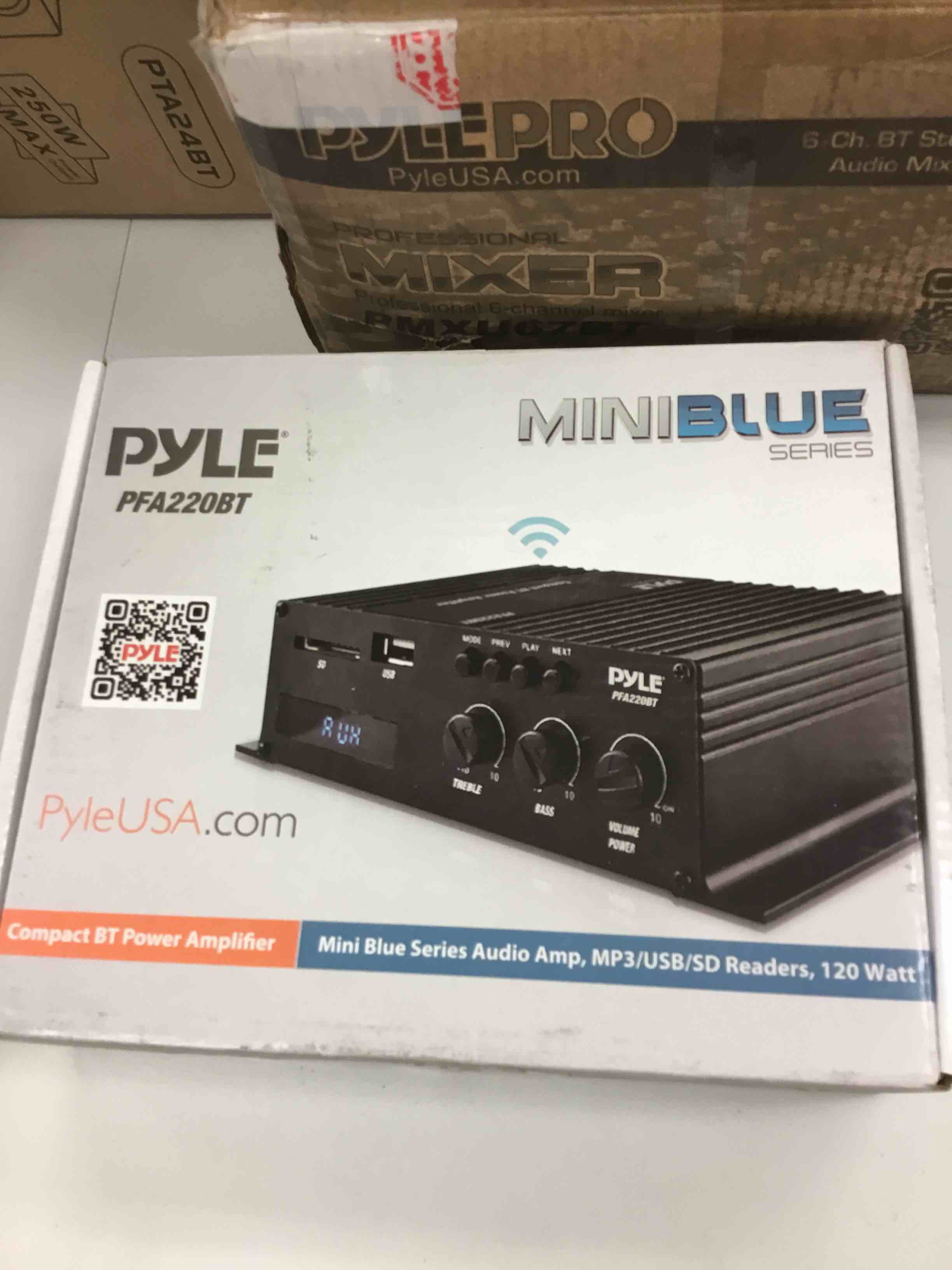 PYLE PFA220BT - Compact Bluetooth Power Amplifier - Desktop Home Audio Amp with MP3/USB/SD Readers  USB Charging (120 Watt)