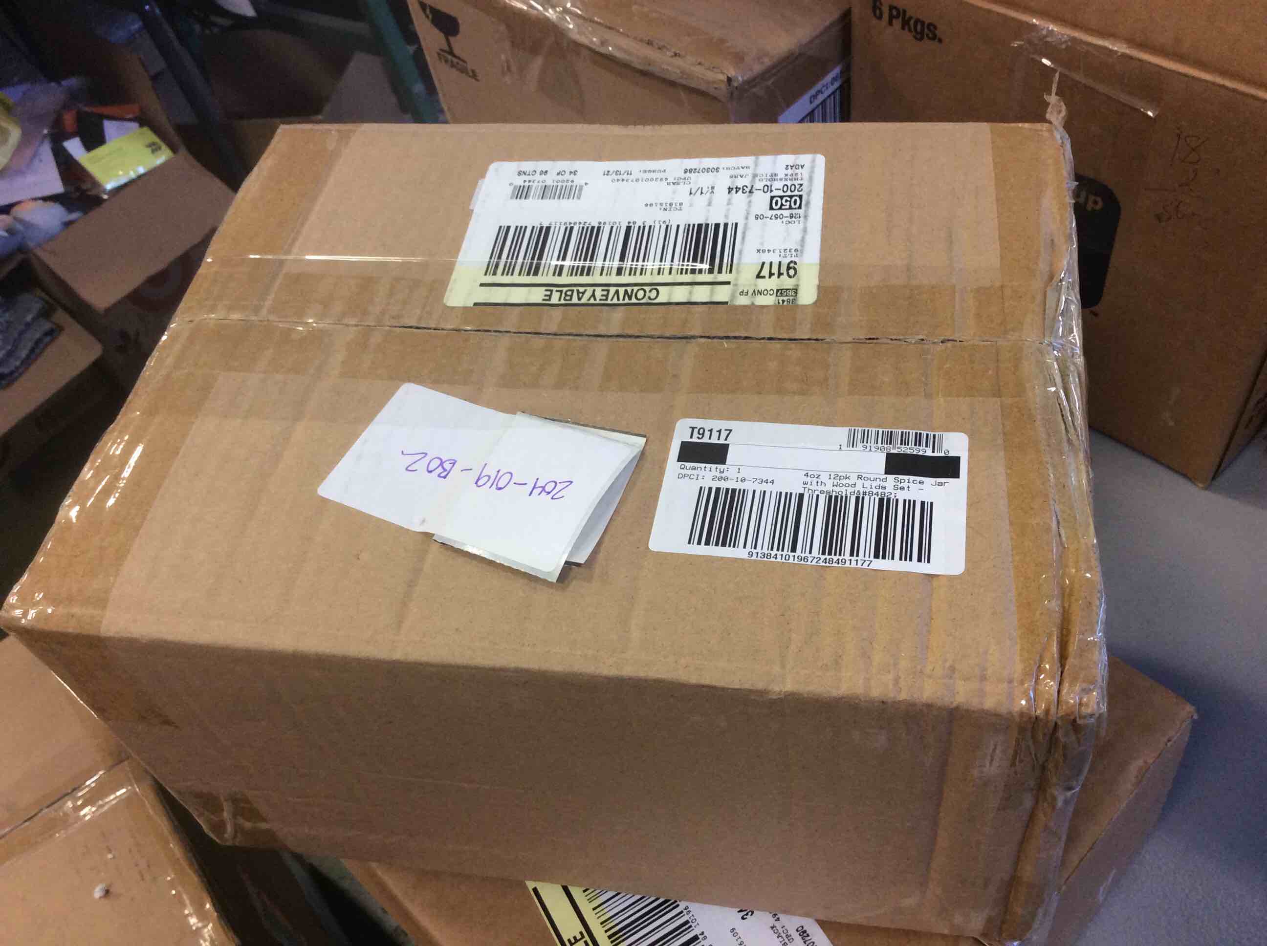 https://s3.amazonaws.com/lotting-images-prod/191908525990_1641242759348.jpeg