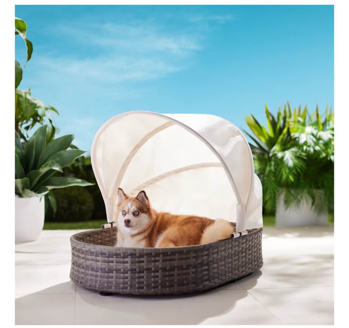 Frisco outdoor wicker retractable canopy, dog bed 363901