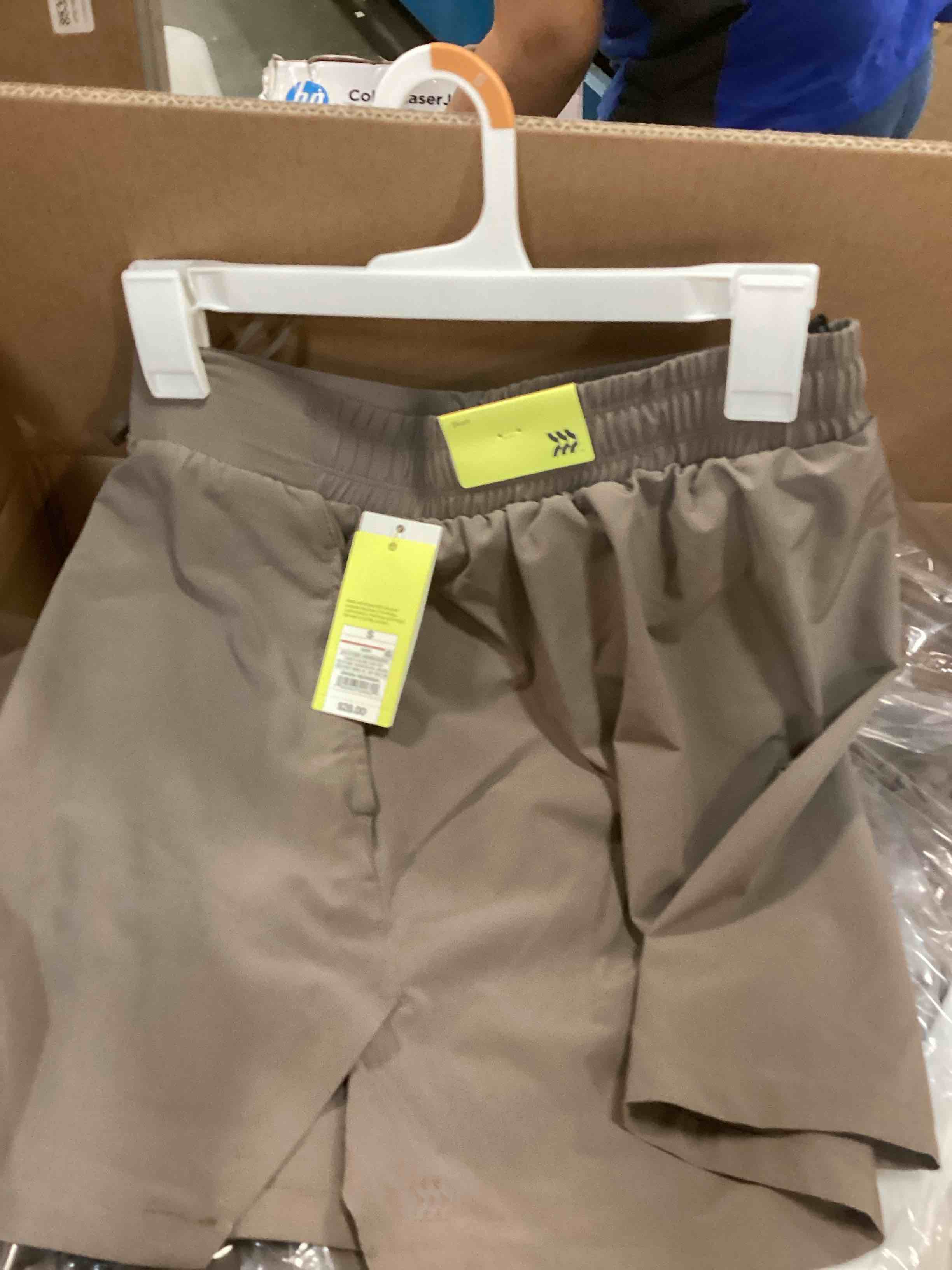 https://s3.amazonaws.com/lotting-images-prod/196983599621_1714570950300.jpeg