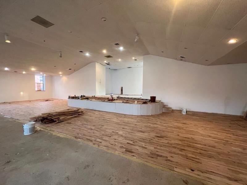https://s3.amazonaws.com/lotting-images-prod/3.25-Red-Oak_1769192806777.jpeg
