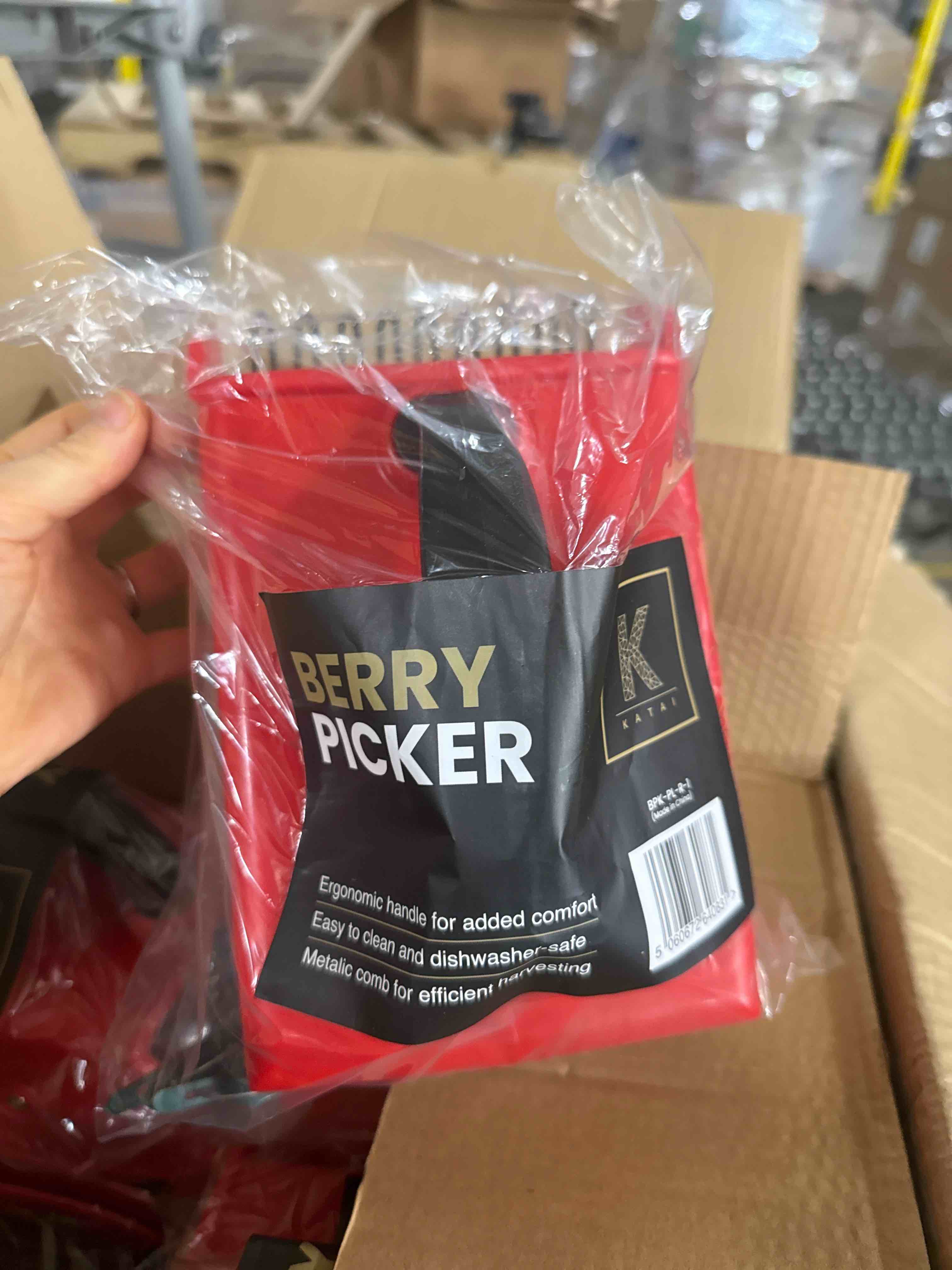 Condition photo showing Brand New for katai berry picker (red) 