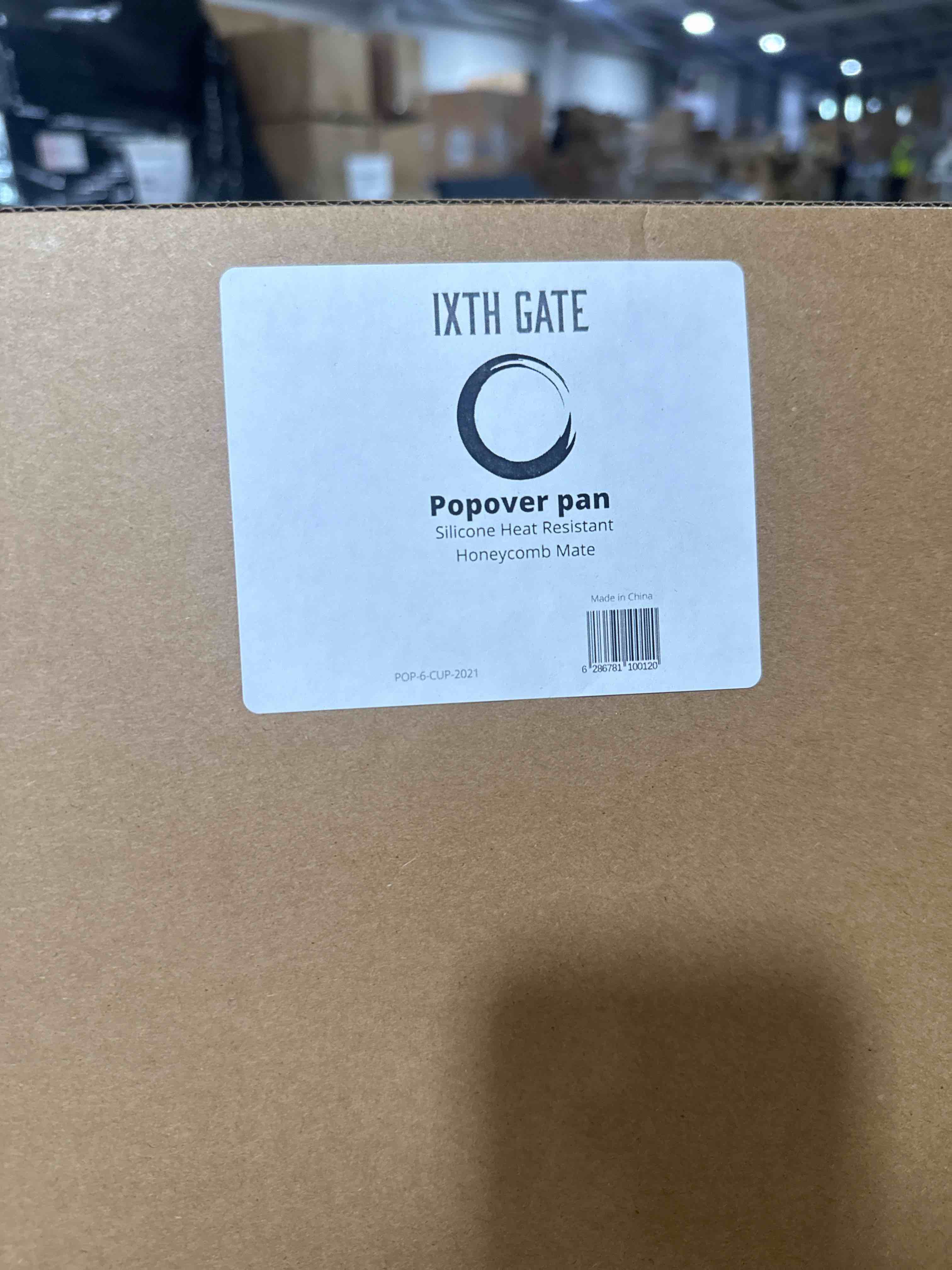 Condition photo showing Brand New for ixth gate popover pan with silicone heat resistant honeycomb matt
