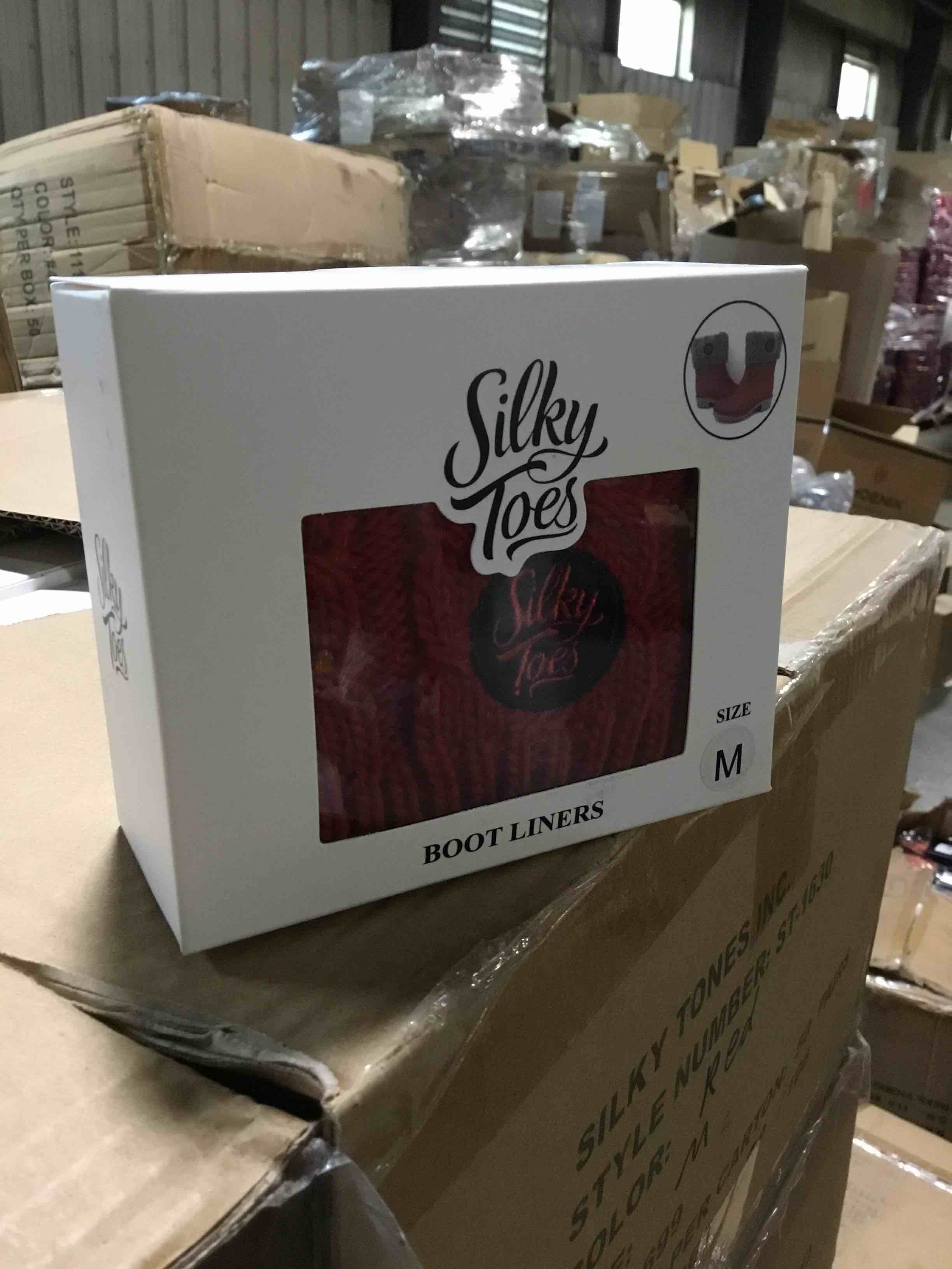 Condition photo showing New/Like New for silky toes boot, liners, size medium