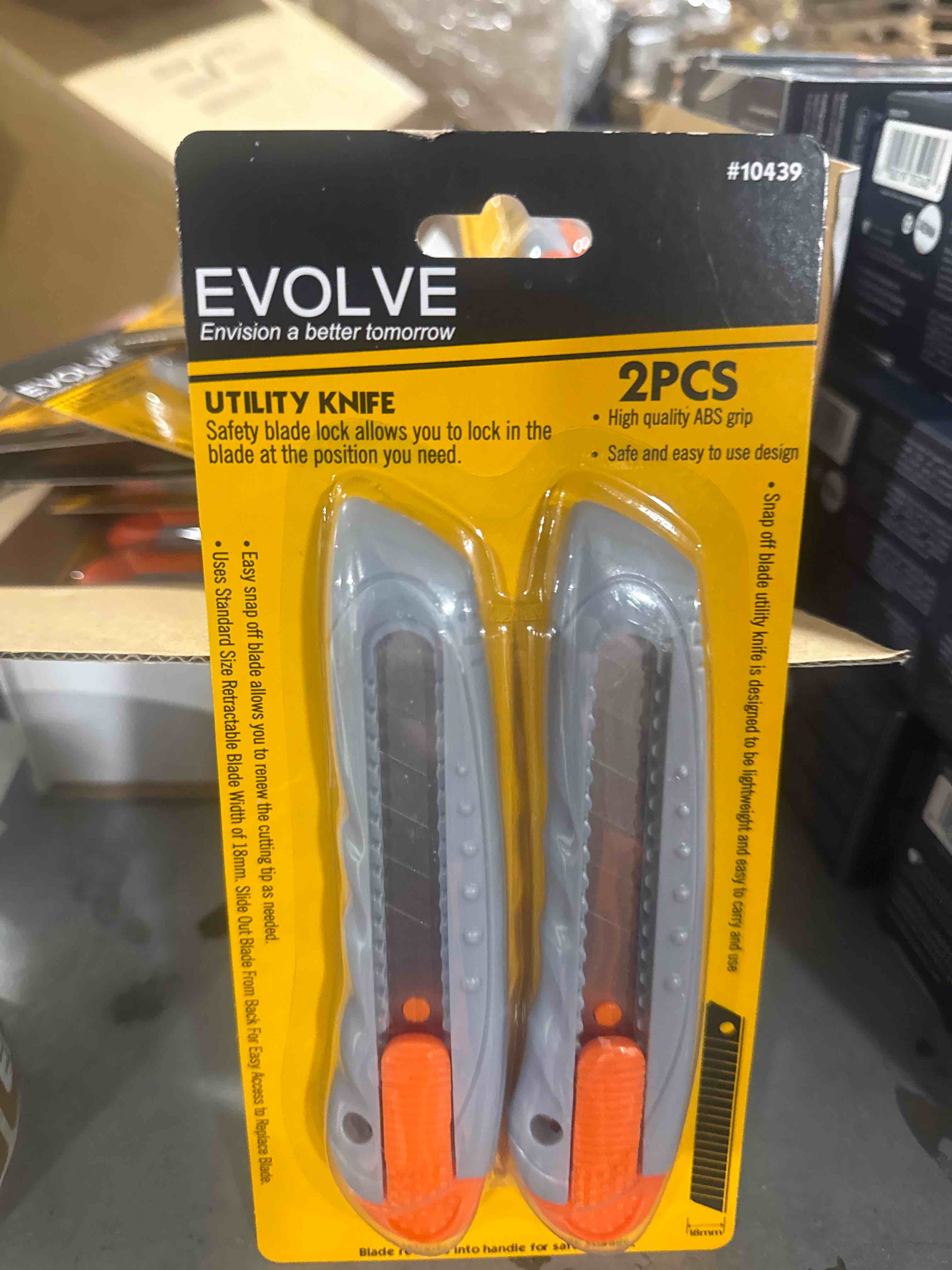 Condition photo showing New/Like New for evolve utility knife 2 piece  
