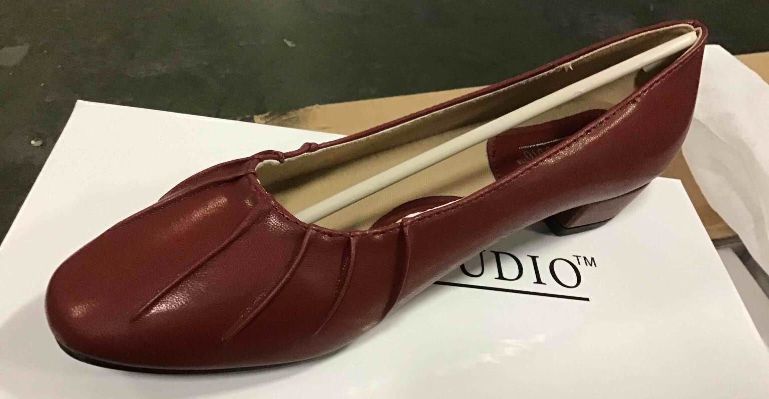 Size 7.5M  Salon  studio women shoes classic marrow 