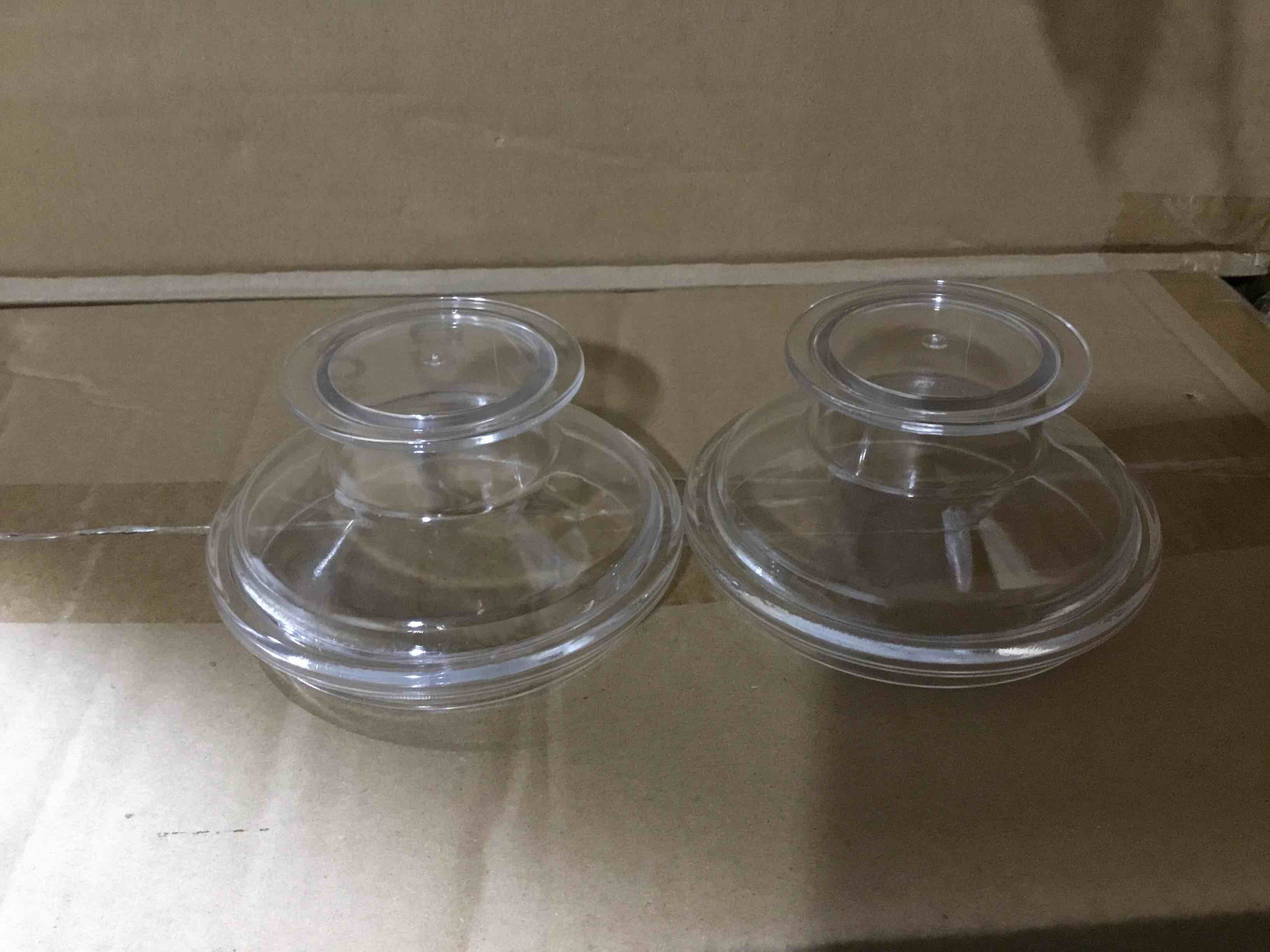 clear plastic shaker lids
