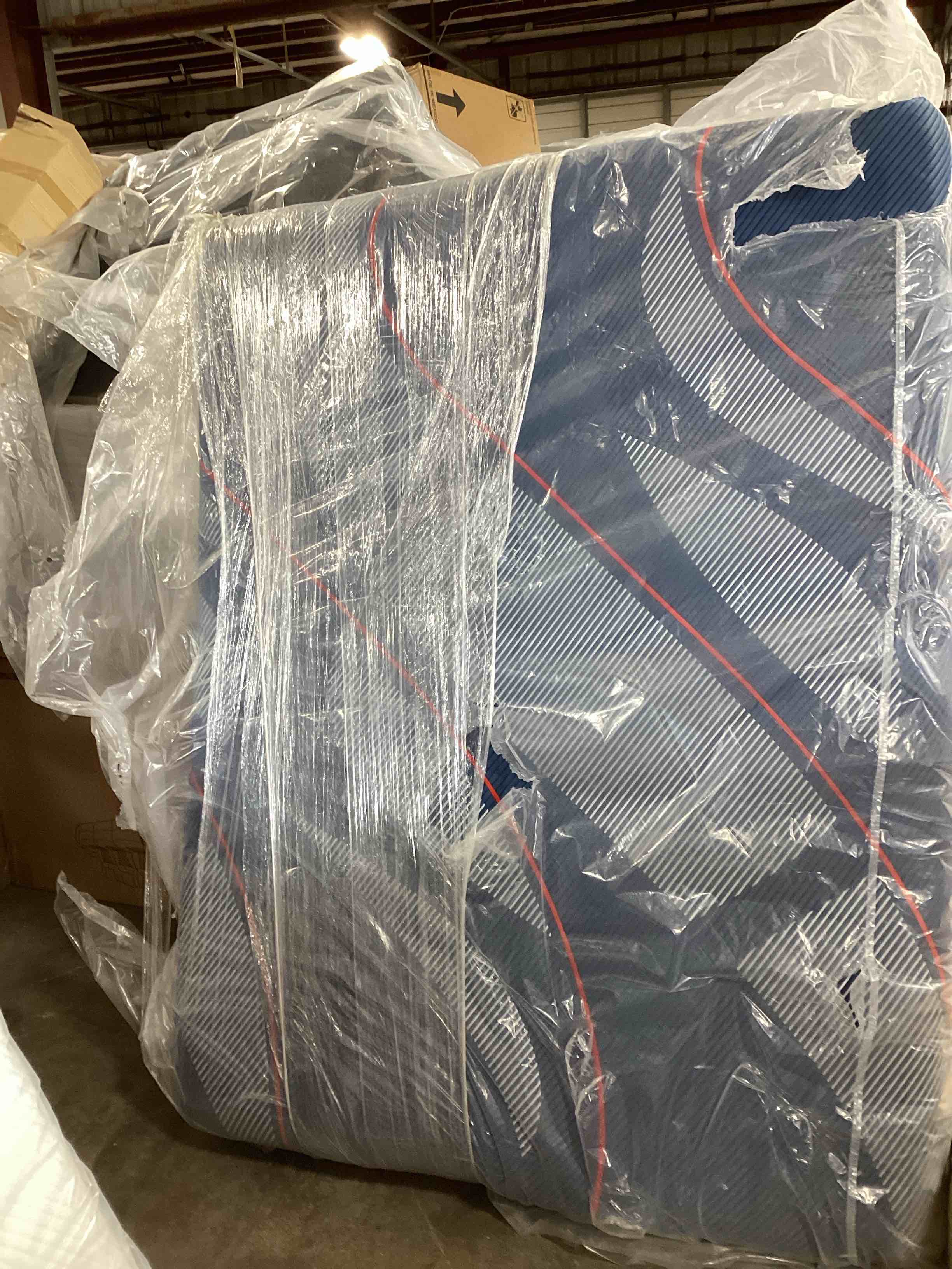 https://s3.amazonaws.com/lotting-images-prod/7479528081298_1775069996034.jpeg
