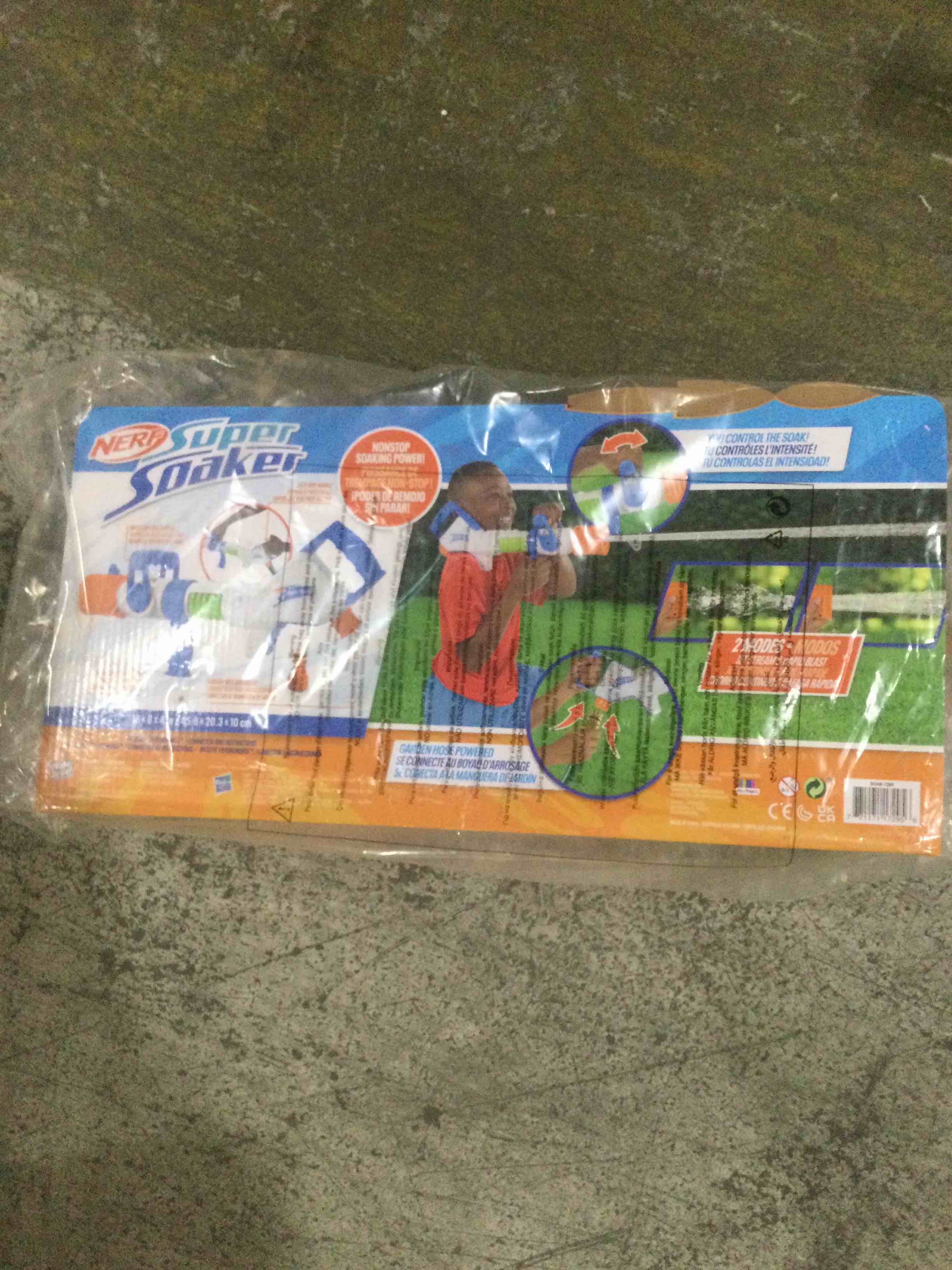 NERF Super Soaker Hydroburst Hose Blaster – Powerful Water Blaster Drenches Your Friends in Water