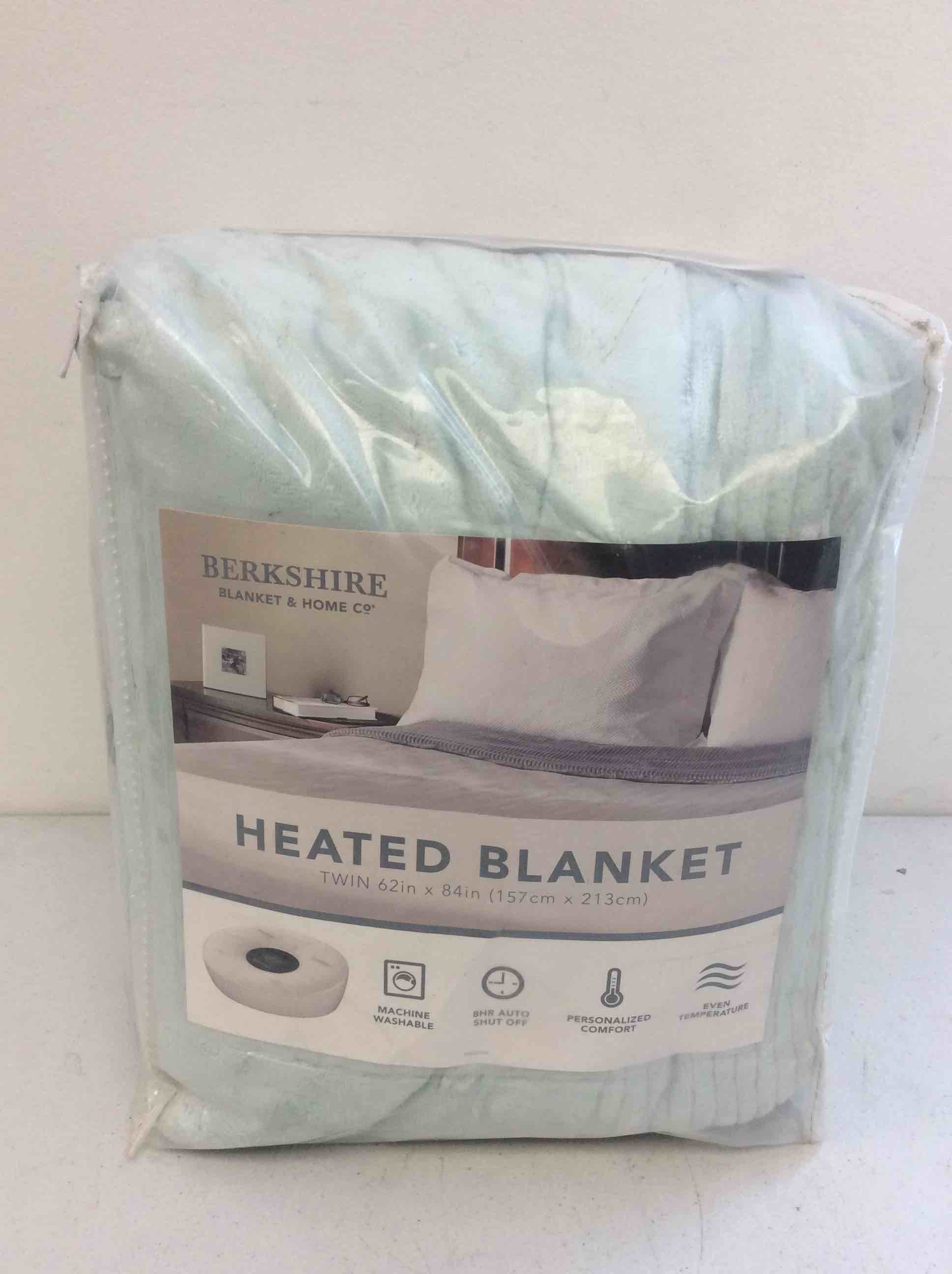 Condition photo showing New/Like New for berkshire blanket & home co heated blanket in spa blue size twin